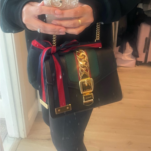 Authentic Sylvie Mini Gucci Bag - Picture 12 of 15